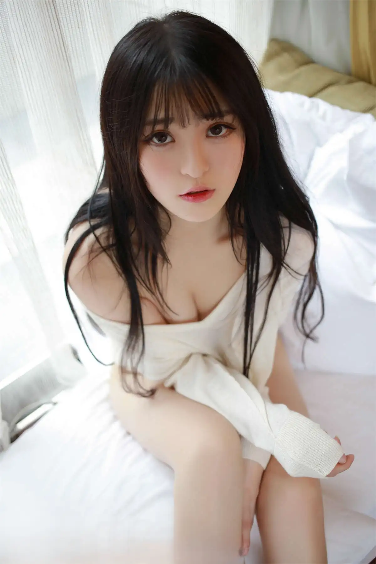 伊小七 白色毛衣床拍 甜美私房 老猫2025作品