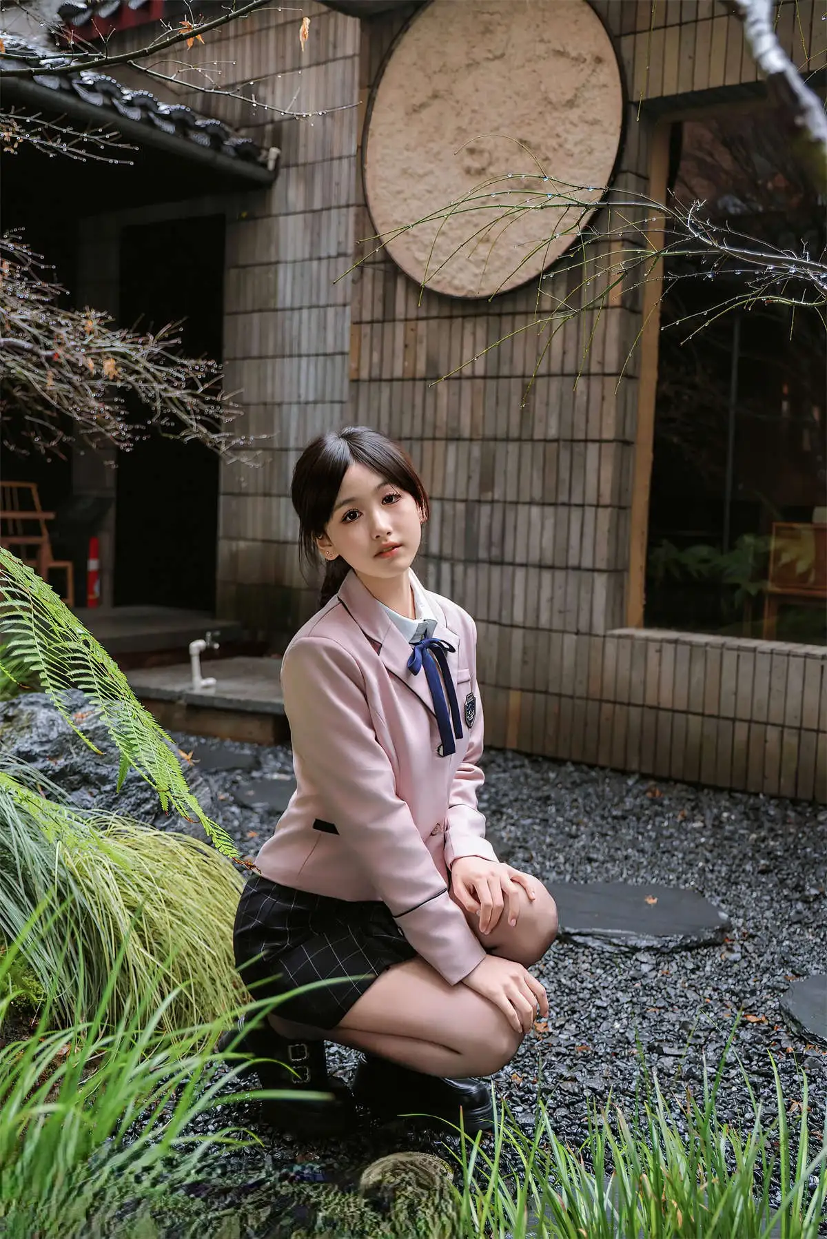 奶芙乔乔 粉色JK制服 庭院复古私房 老猫摄影 高清治愈光影 2025