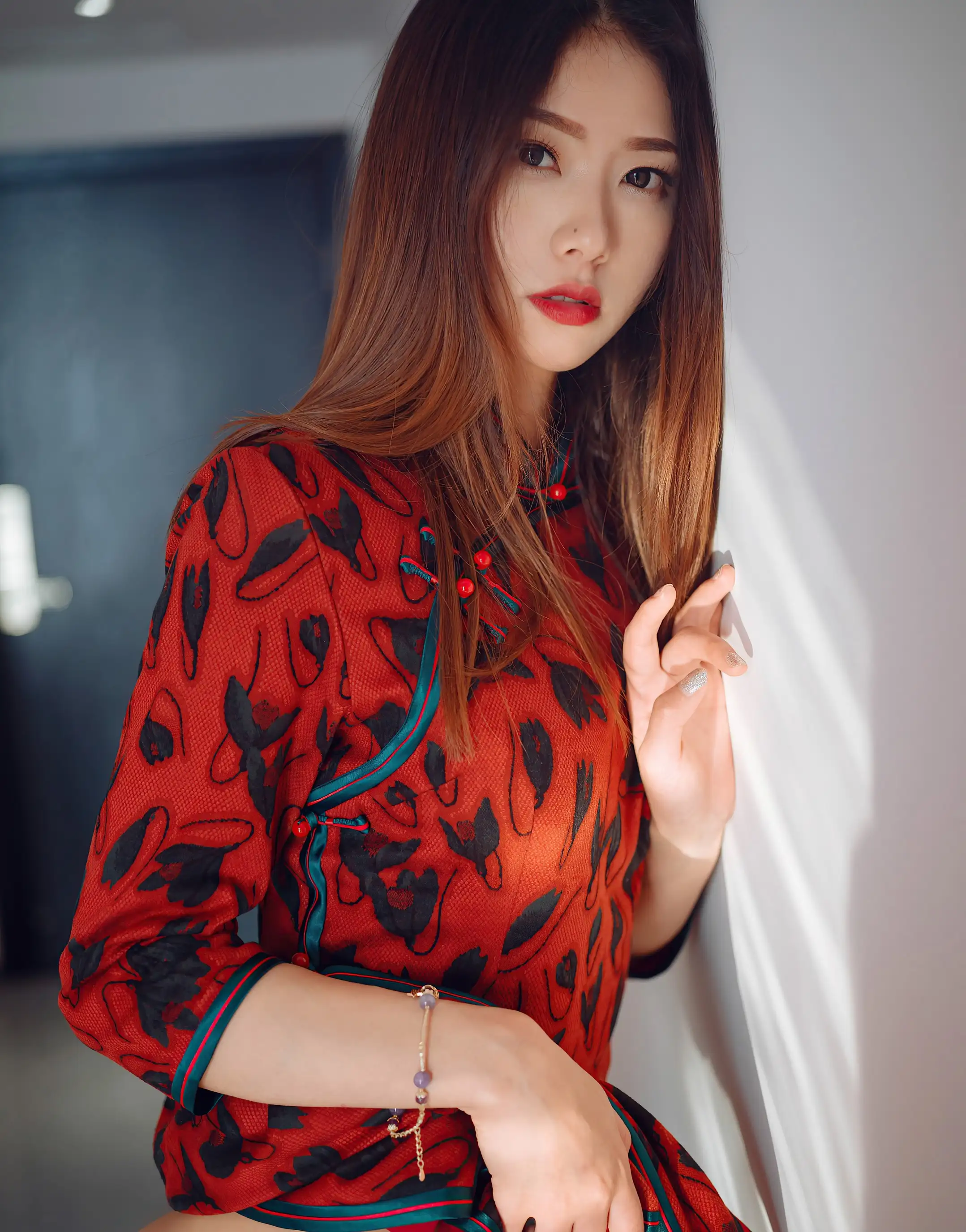 Fang Zixuan elegant boudoir photography in deep red velvet dress with black lace blindfold retro studio lighting look