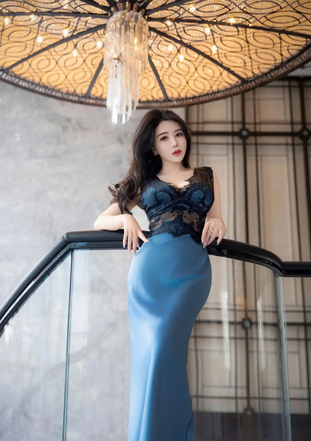 李若汐 (4) 李若汐 黑色吊带清冷御姐私房写真 高级光影摄影