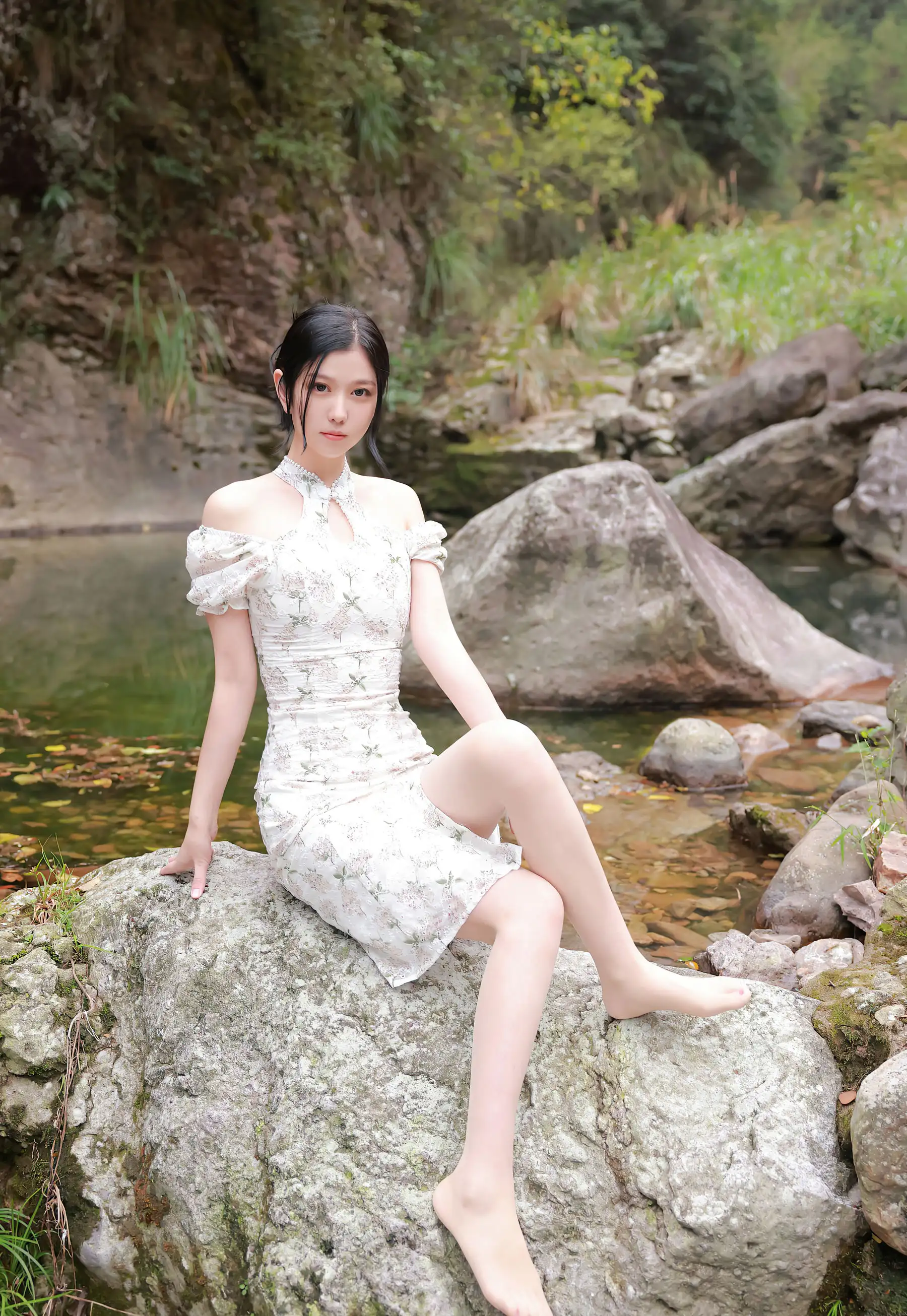 李雅柔 (2) 李雅柔 白色吊带清纯风 优雅私房写真 高清模特摄影作品 2025最新合集