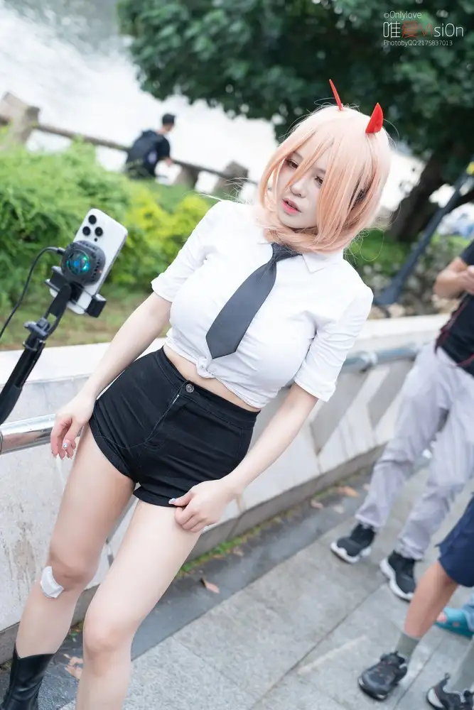 知一妹妹 (1) 知一妹妹 Zero Two白衬衫侧身 Cosplay 老猫2025作品