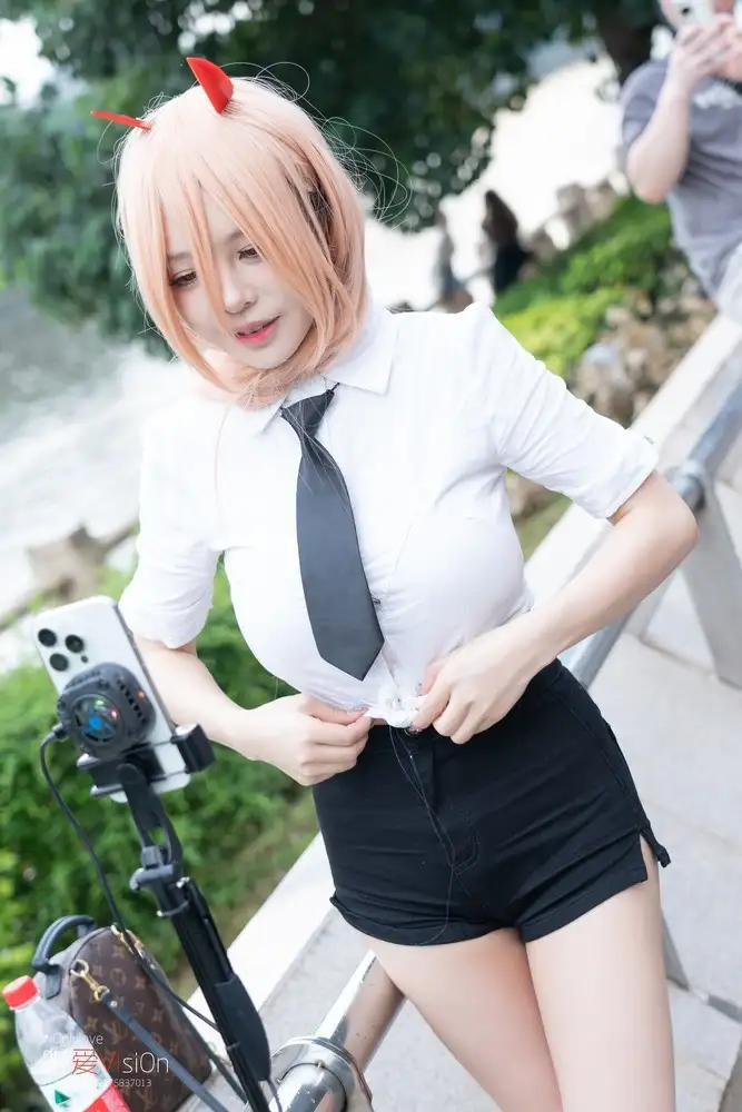 知一妹妹 (5) 知一妹妹 Zero Two白衬衫黑短裤 Cosplay 老猫摄影 高清还原作品 2025
