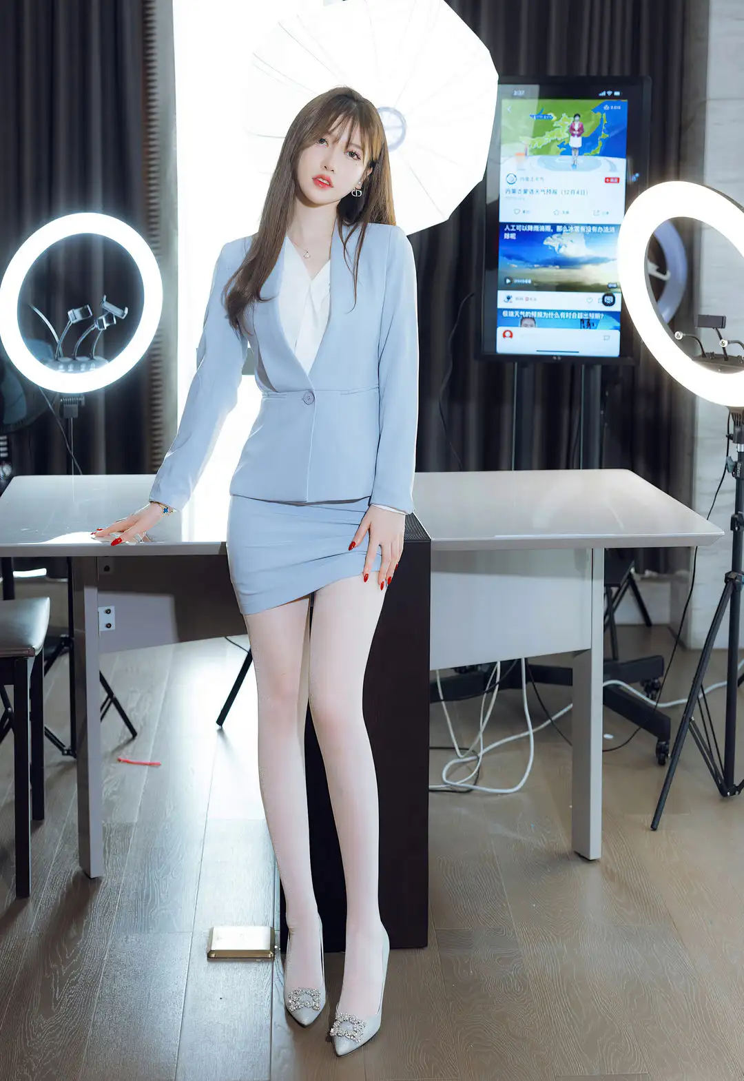 美桃酱 2026黑色背心性感风 甜系私房高清写真