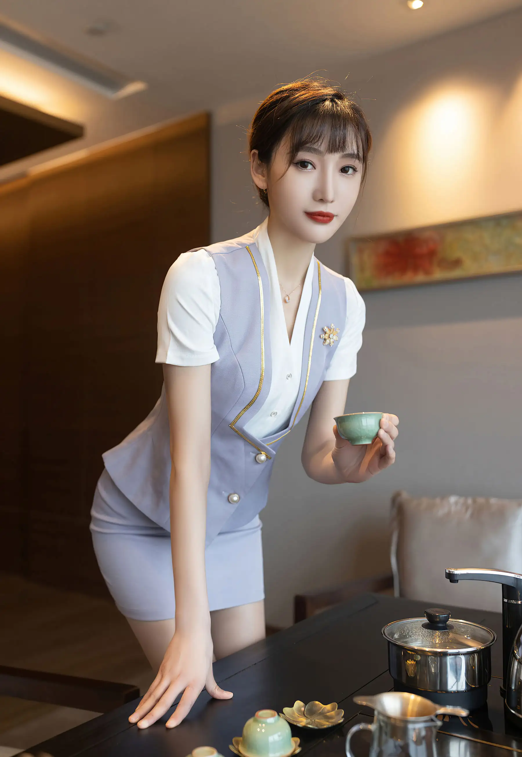 陆萱萱 (9) 陆萱萱 紫色晚礼裙御姐私房写真 高级魅惑光影摄影